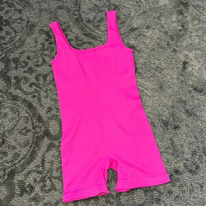 •Ribbed workout romper•